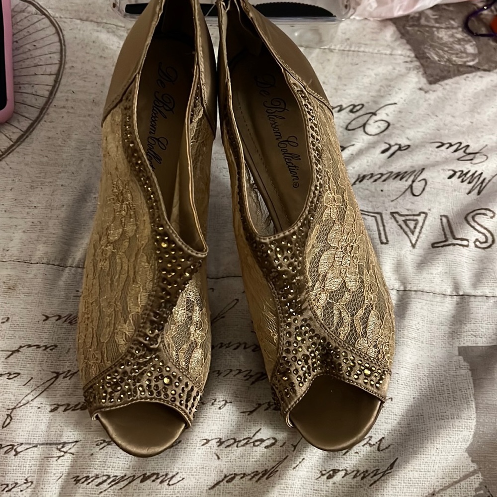 Sheer heels never worn size 10